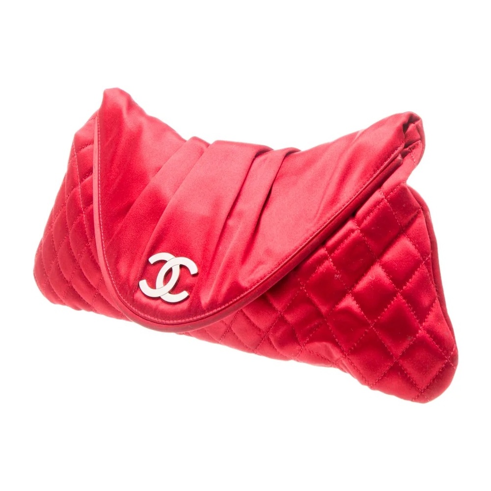 CHANEL Scarlet Quilted Wristlet - Picture 3 of 6